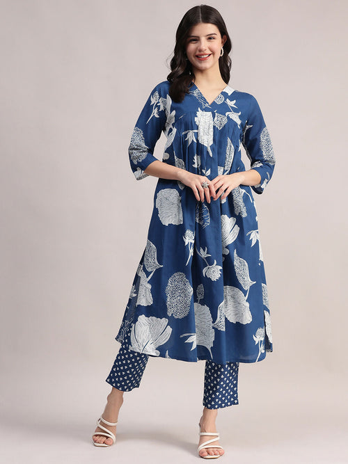 Aavyora Women's Blue Floral Printed Cotton Kurta with Trouser