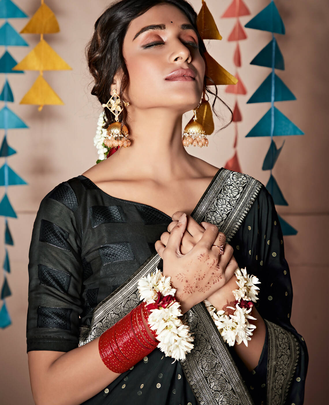 Black Georgette Foil Printed Saree With Unstitched Blouse Piece - Nitya