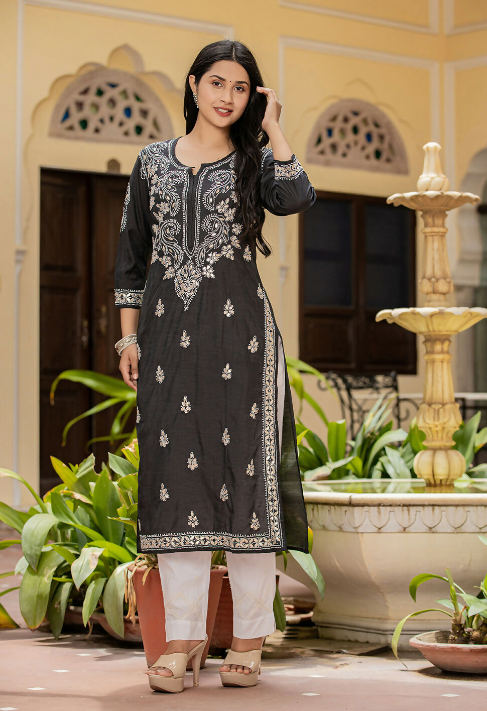 Kaajh Women's Black Chikhankari Embroidered Kurta Pant Set