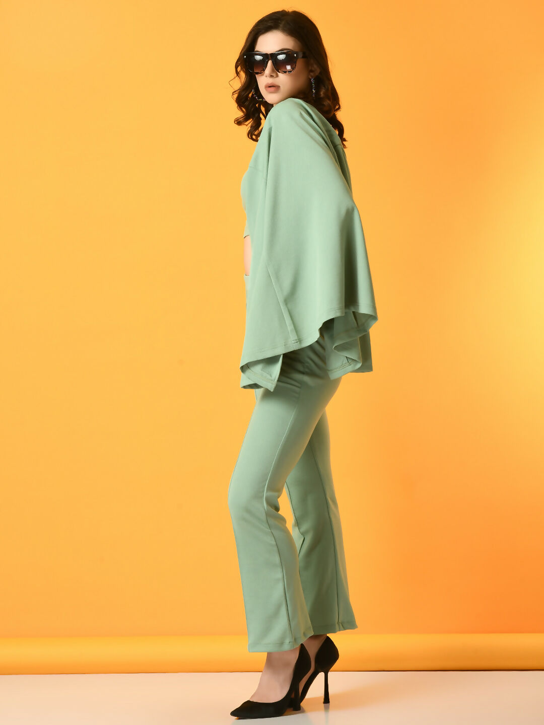Myshka Women's Green Solid Jacket