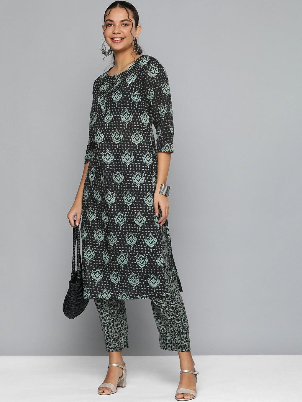 HERE&NOW Women Black & Green Printed Pure Cotton Kurta with Trousers