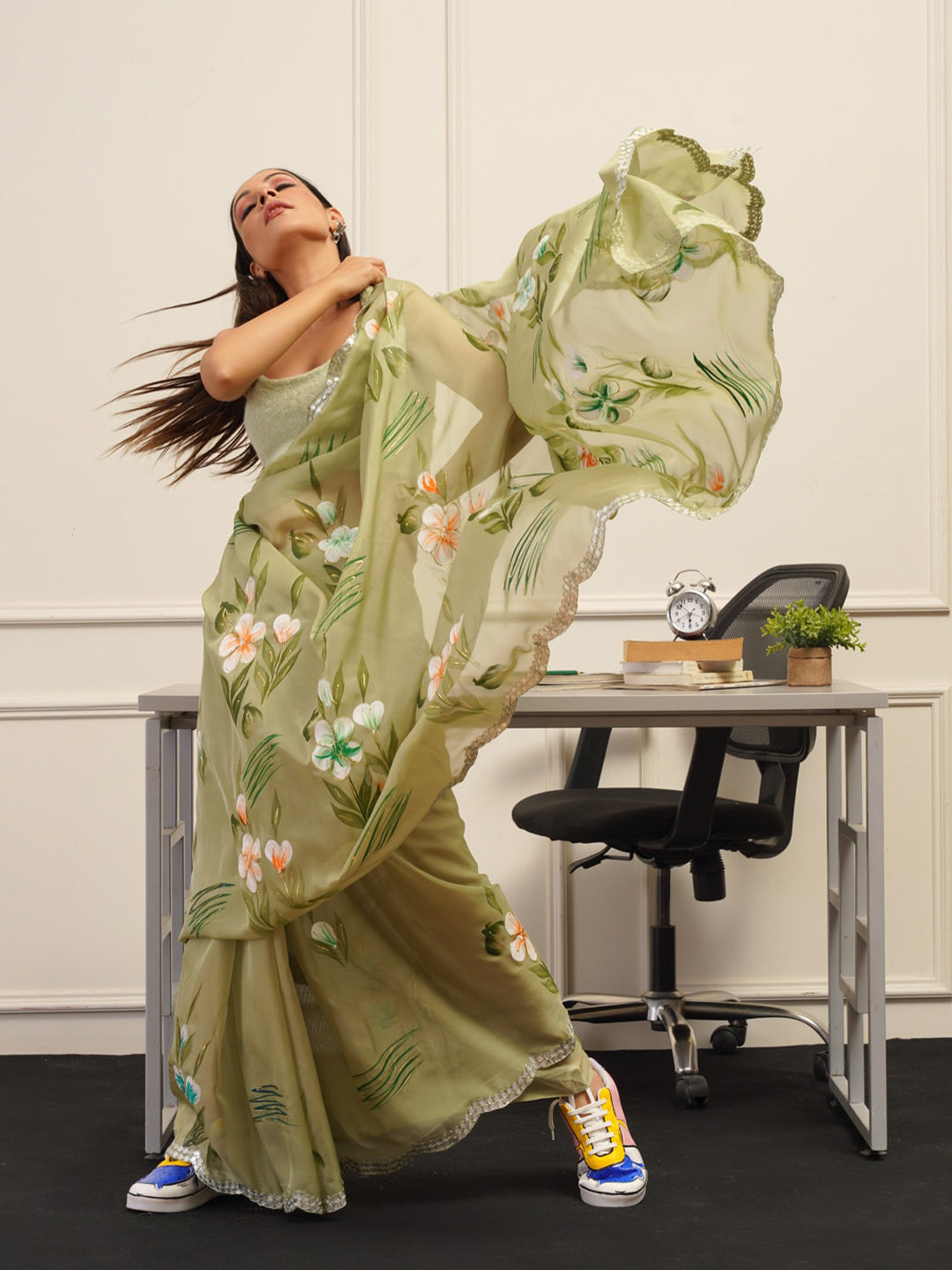 Tikhi Imli Floral Printed Organza Saree