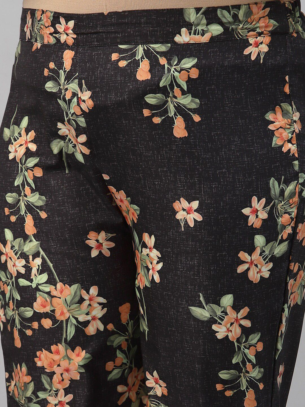 Sztori Plus Size Black Floral Printed Round Neck Straight Kurta with Trousers