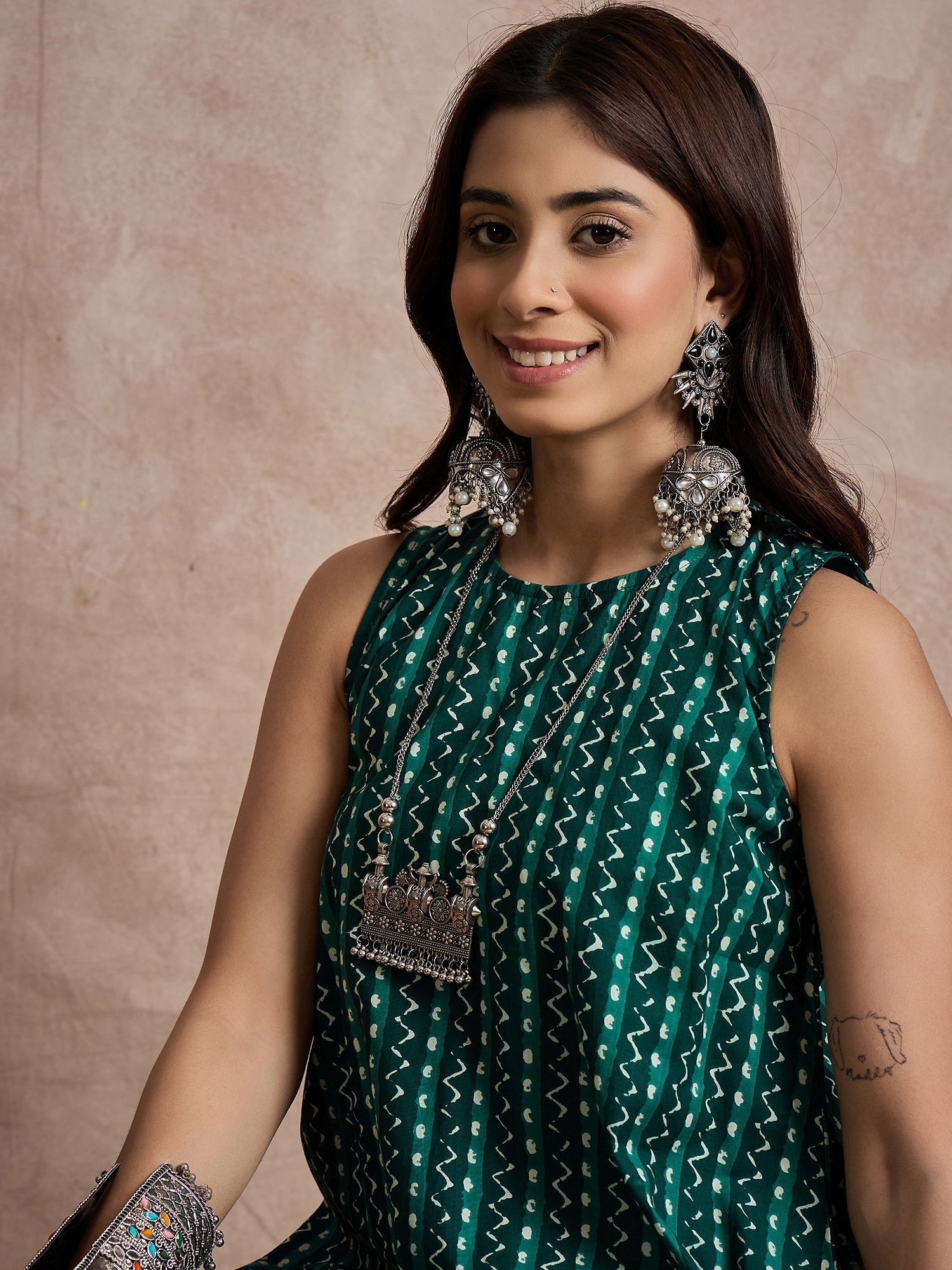 InWeave Teal Zig Zag Round Neck Kurta Set