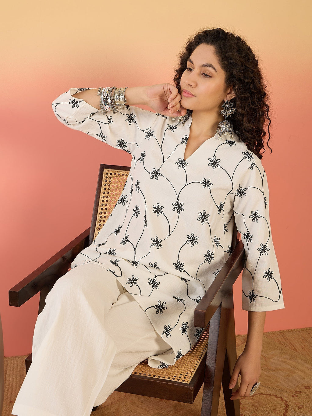 InWeave White Embroidery Mandarin White Set
