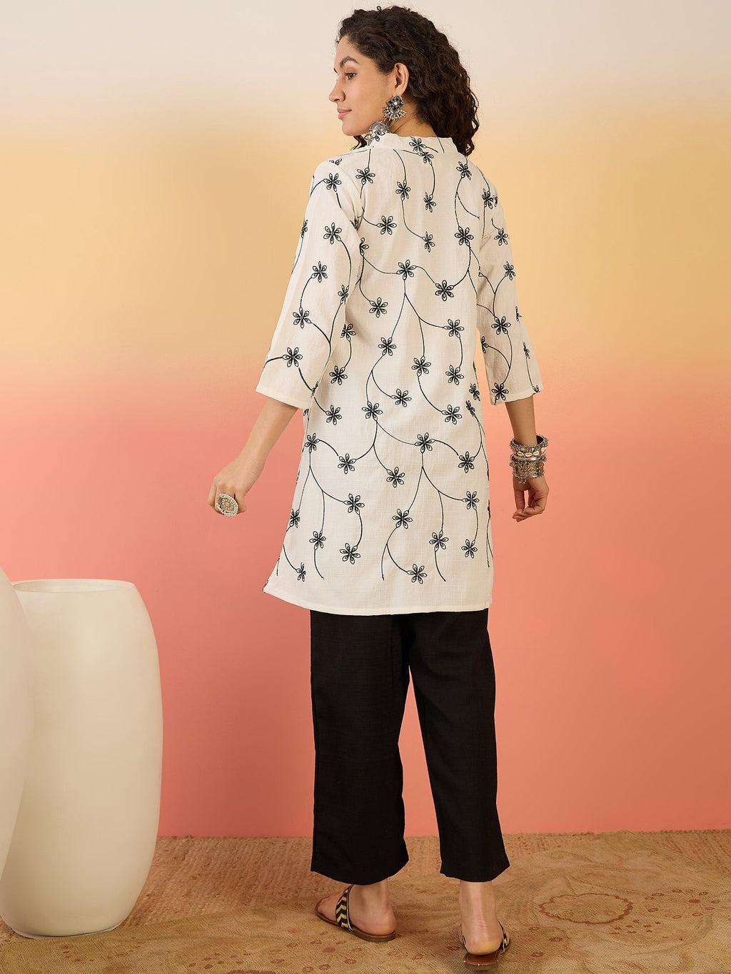 InWeave White Embroidery Mandarin Black Set