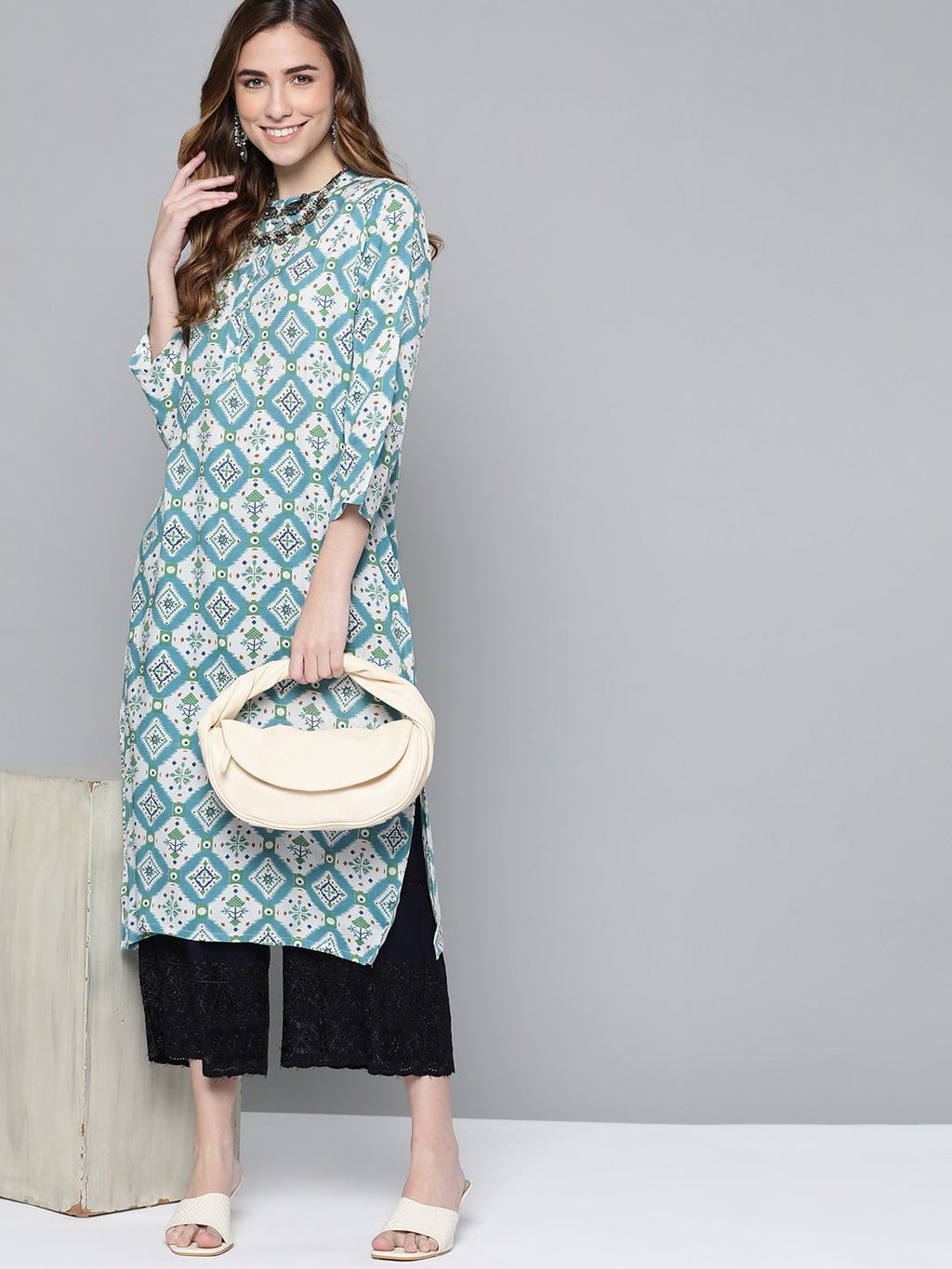 HERE&NOW Women Blue & White Ethnic Motifs Print Kurta
