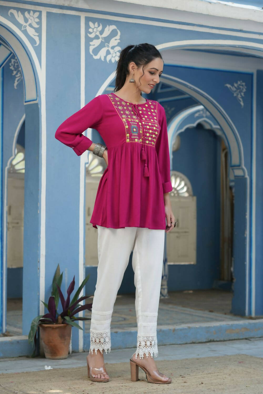 Juniper Women's Fuchsia Rayon Crepe Embroidered Straight Tunic
