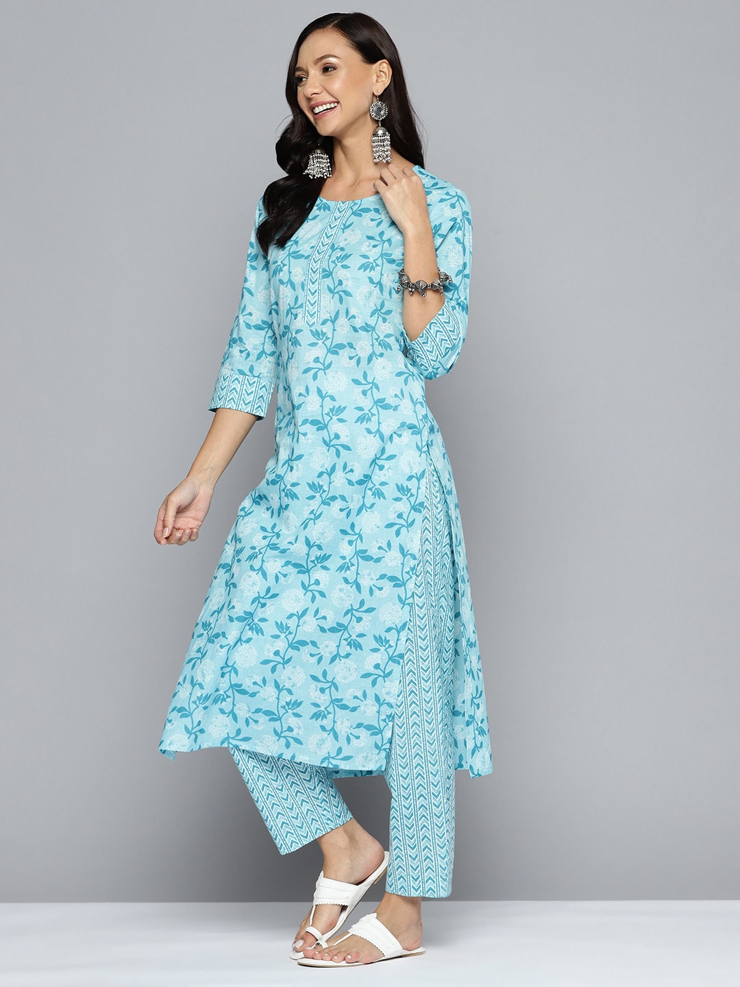 HERE&NOW Women Blue Floral Printed Regular Pure Cotton Kurta with Trousers & With Dupatta