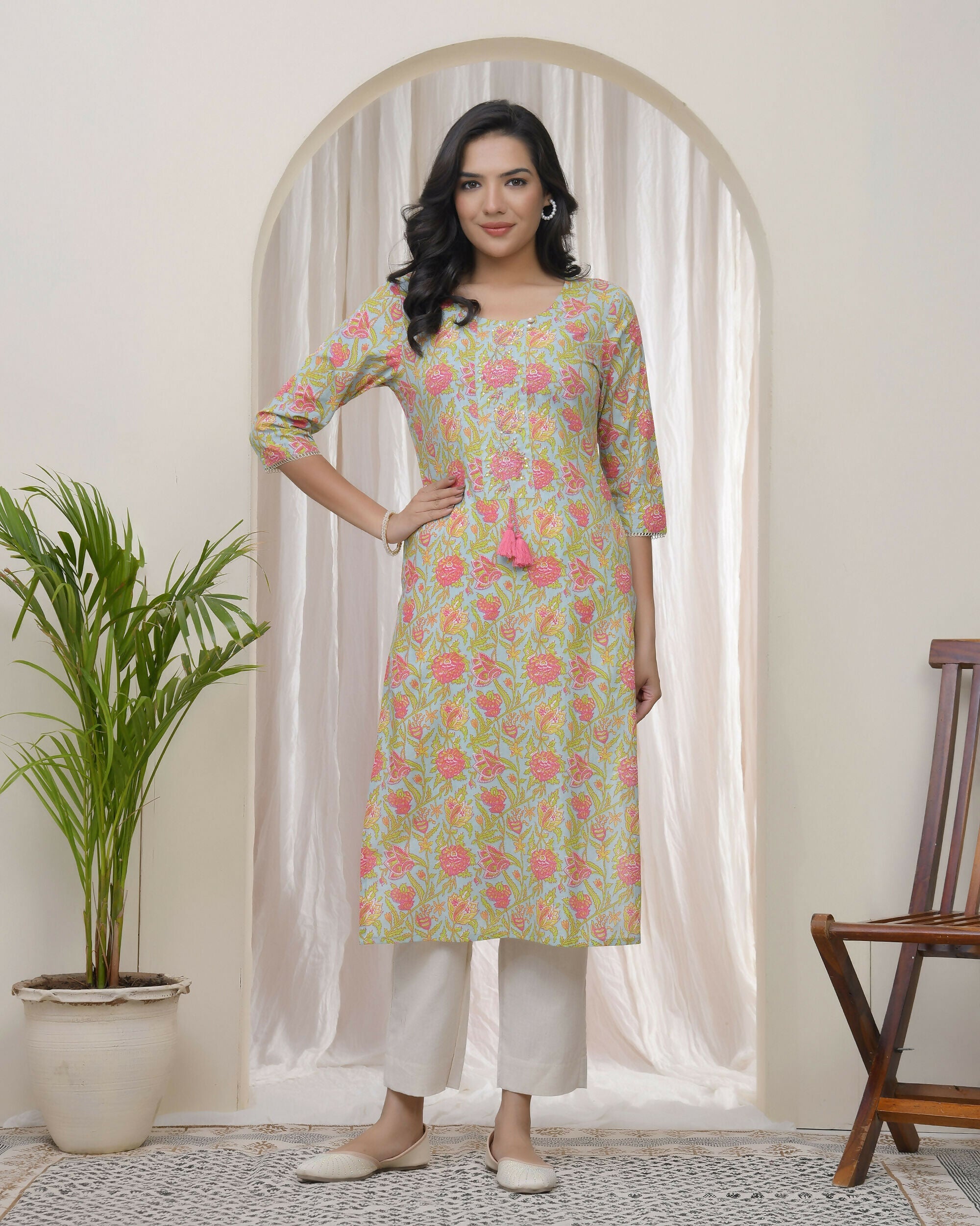 Vaasva Women Multi Cotton Printed Straight Kurti With Pant