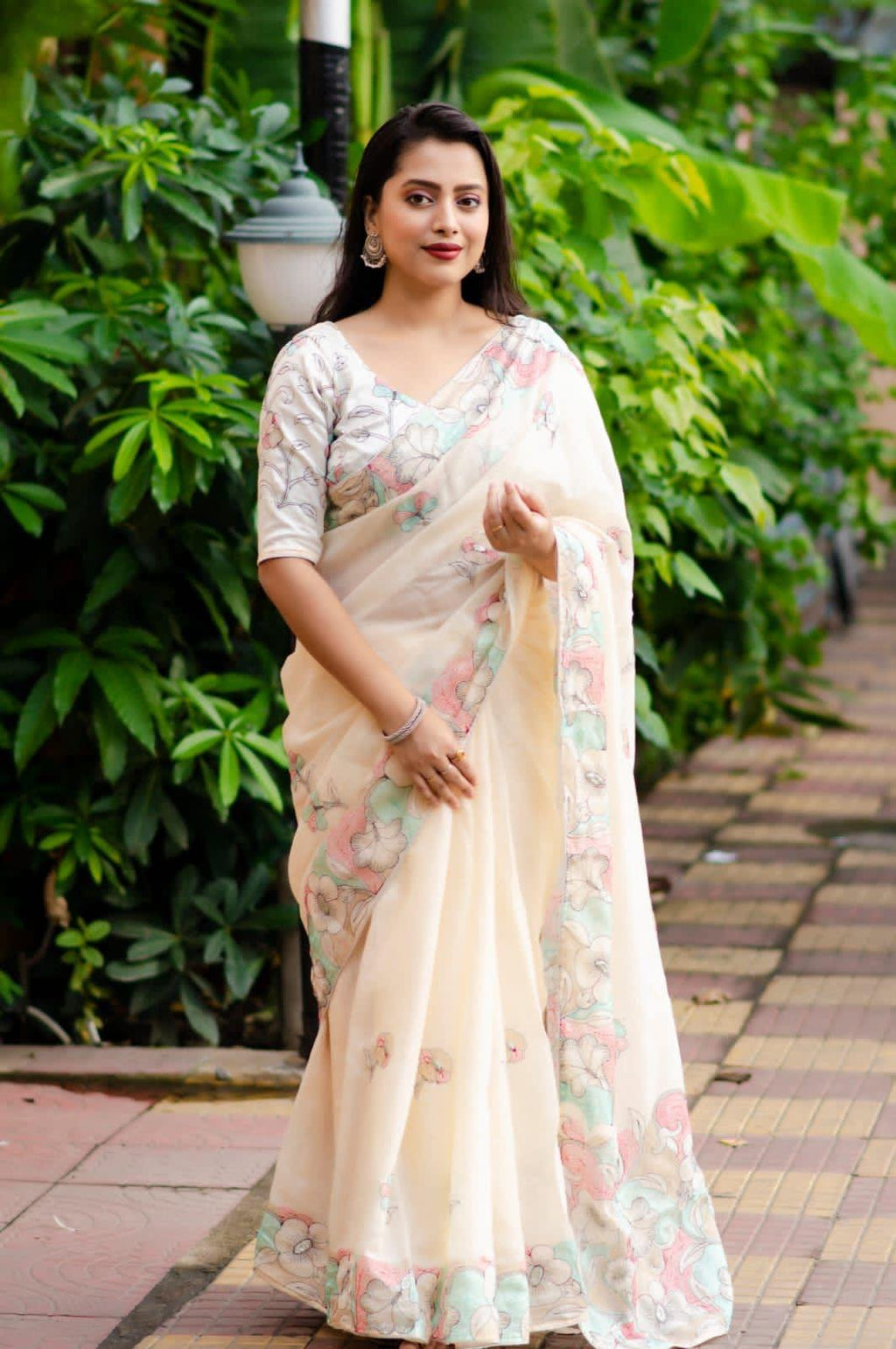 Offwhite Pure Linen Ethnic Motifs Saree with Unstitched Blouse - Hiral Fashion