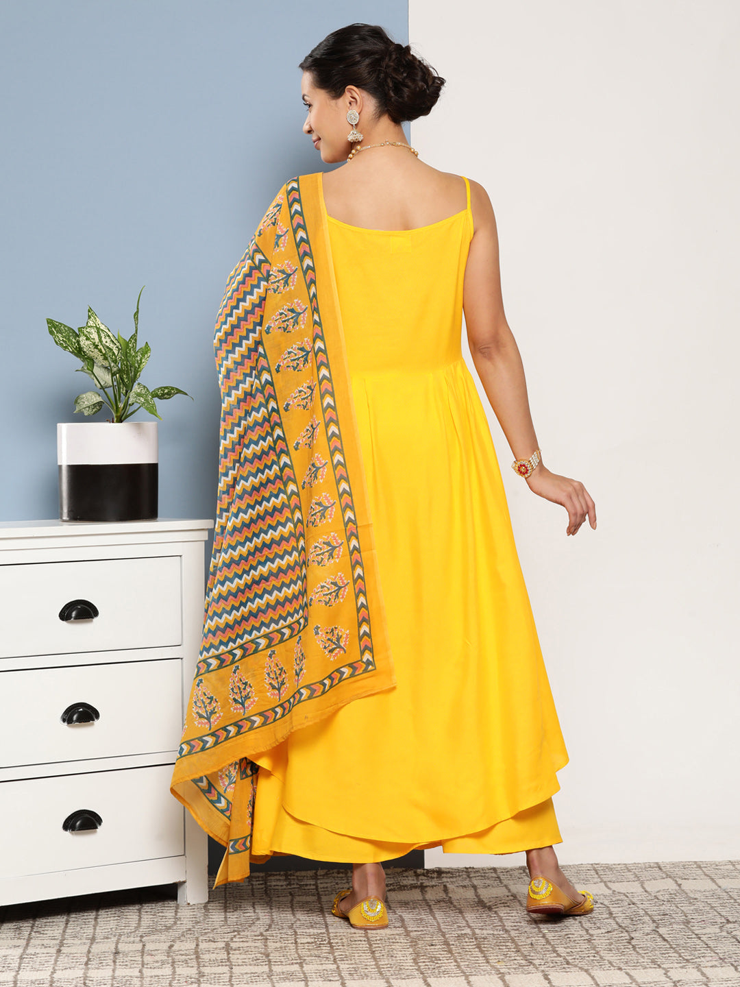 InWeave Women's Yellow Ray Strappy Kurta Set With Yellow Zig Zag Cotton Dupatta
