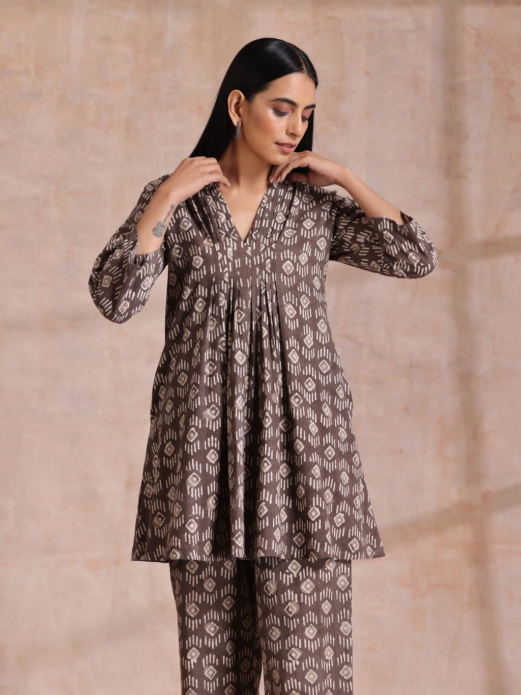 trueBrowns Clay Dabu Geometric Print Cotton Pleated Co-Ord Set