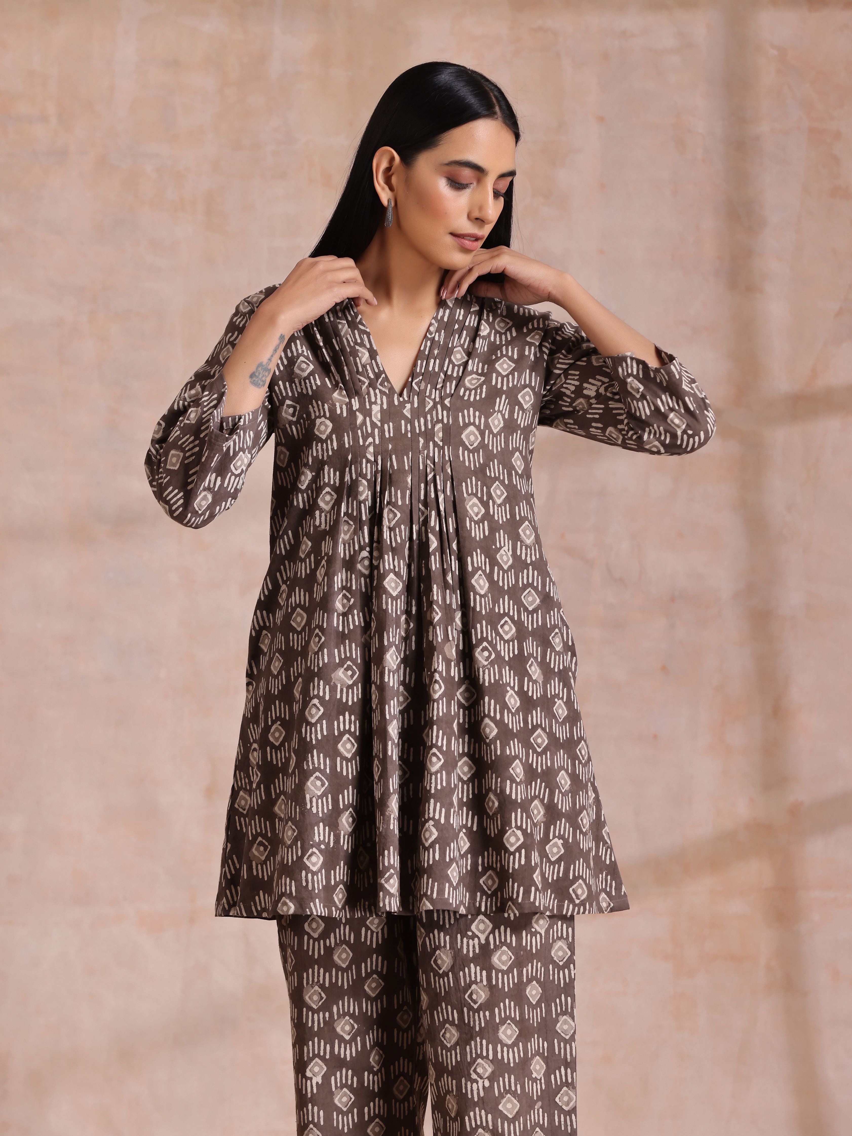 trueBrowns Clay Dabu Geometric Print Cotton Pleated Co-Ord Set