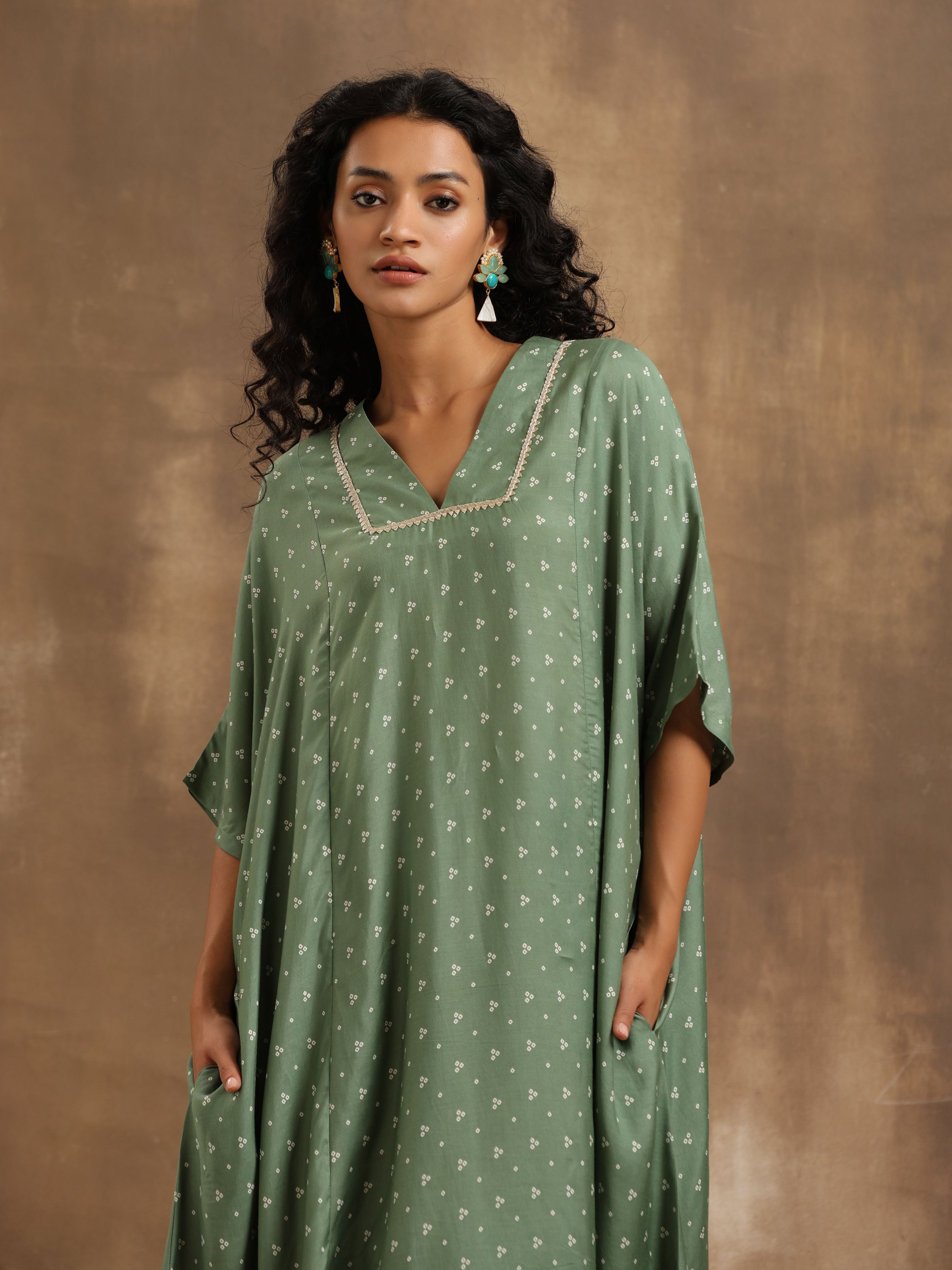 trueBrowns Light Green Bandhani Printed Silk Oversized Kurta Pant Set