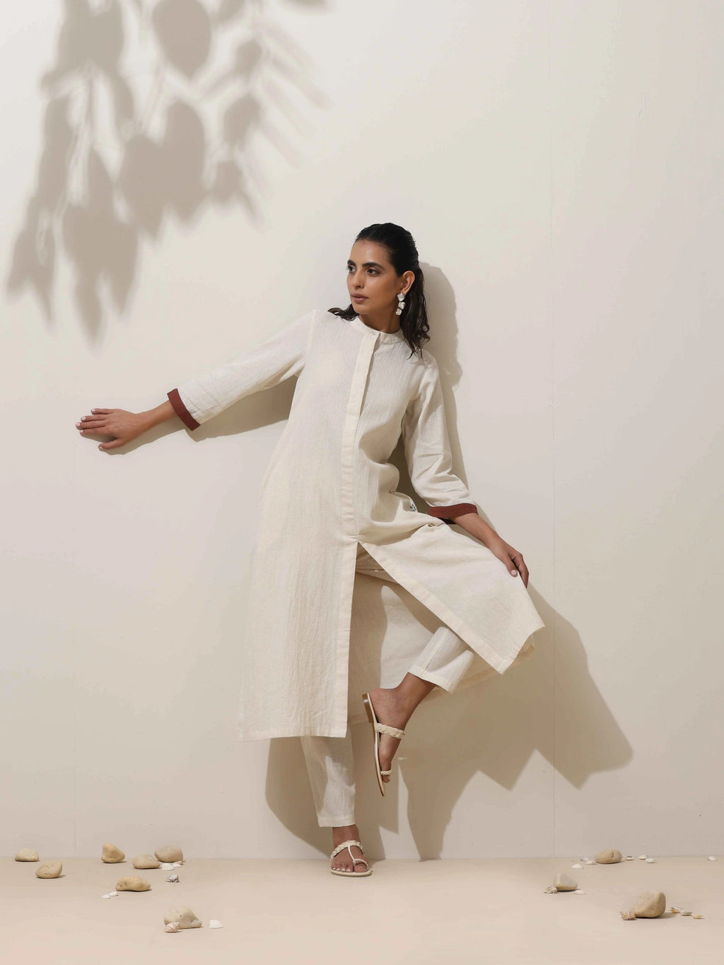 trueBrowns Off-White Cotton Linen Kurta Pant Set