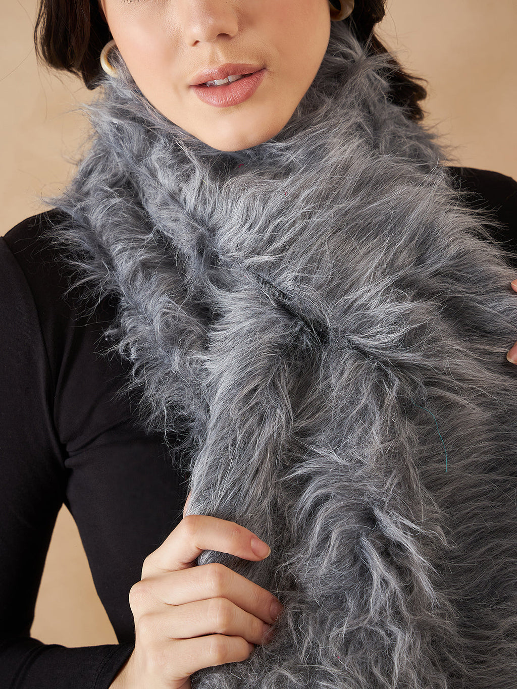 InWeave Women's Light Grey Faux Fur Neck Warmer