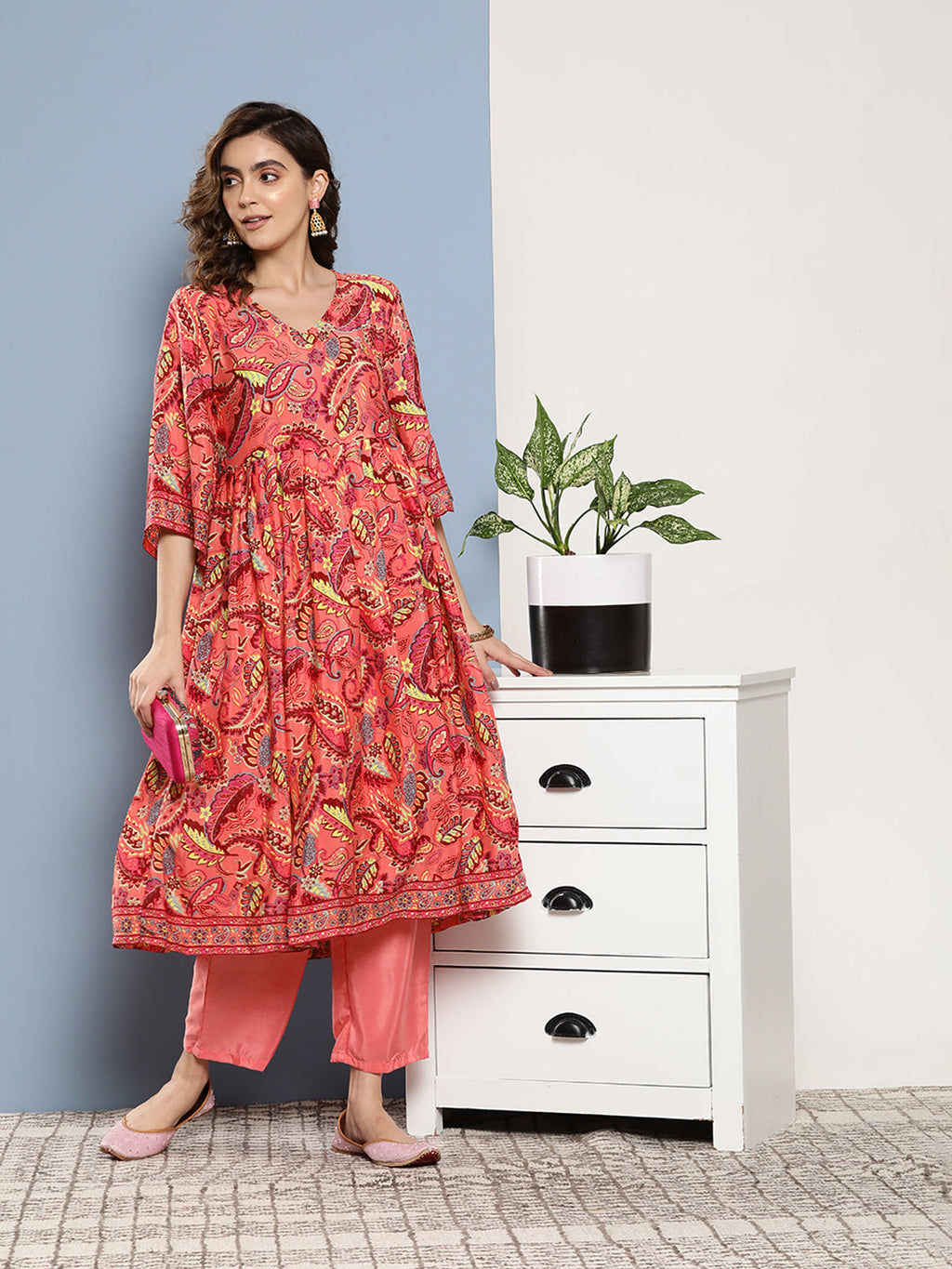 InWeave Women's Camellia V Neck Kurta Set