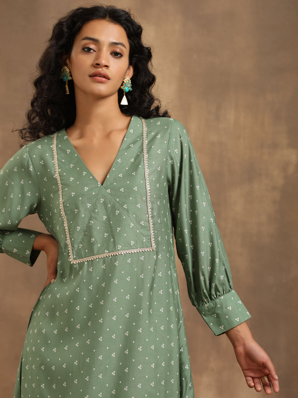 trueBrowns Light Green Bandhani Printed Silk Kurta Pant Set