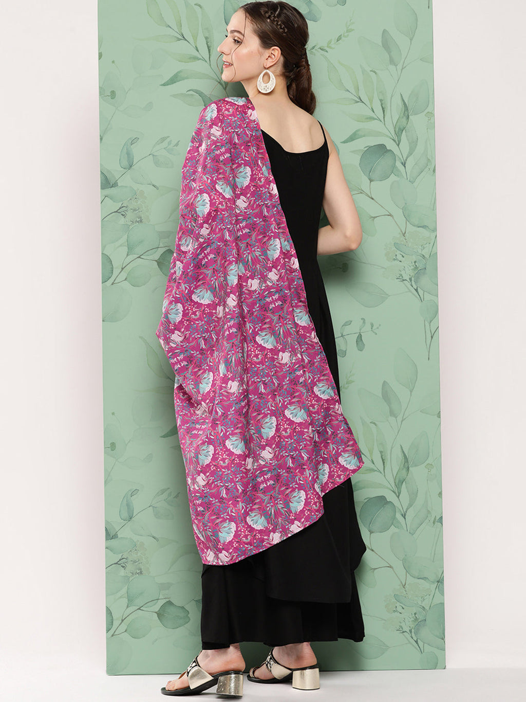 InWeave Women's Black Strappy Set W Magenta Camelia Cr Dupatta