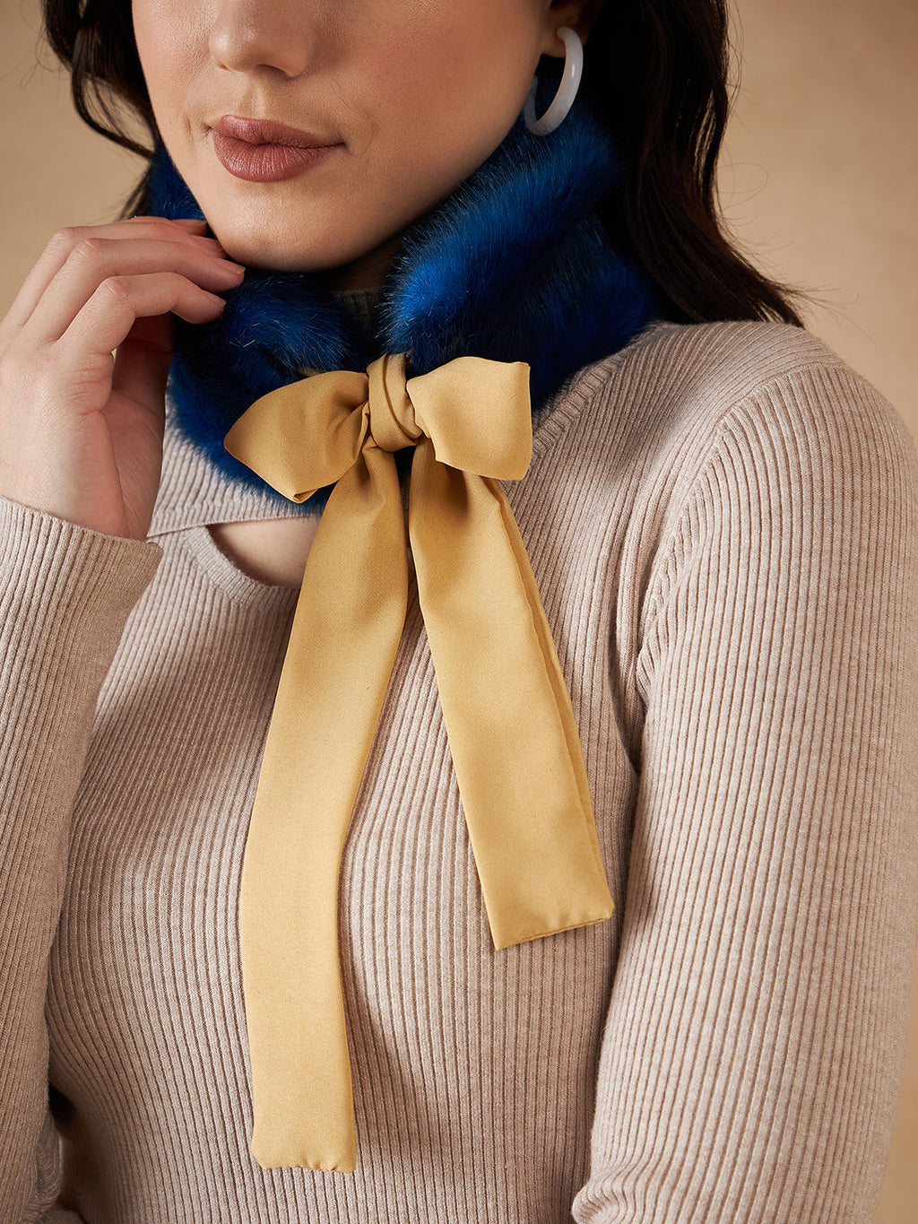 InWeave Women's Royal Blue Fur Neckpiece