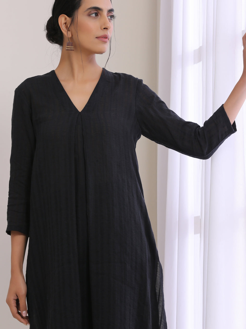 trueBrowns Black Dobby Neck Pleat Kurta Pant Set