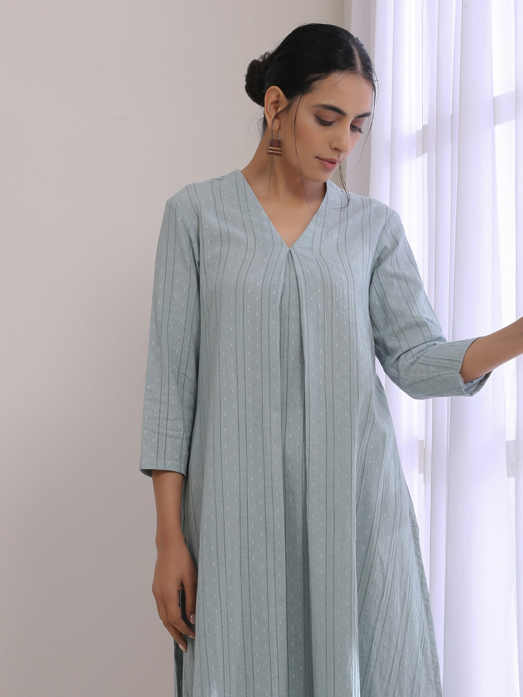 trueBrowns Eggshell Blue Dobby Neck Pleat Kurta Pant Set