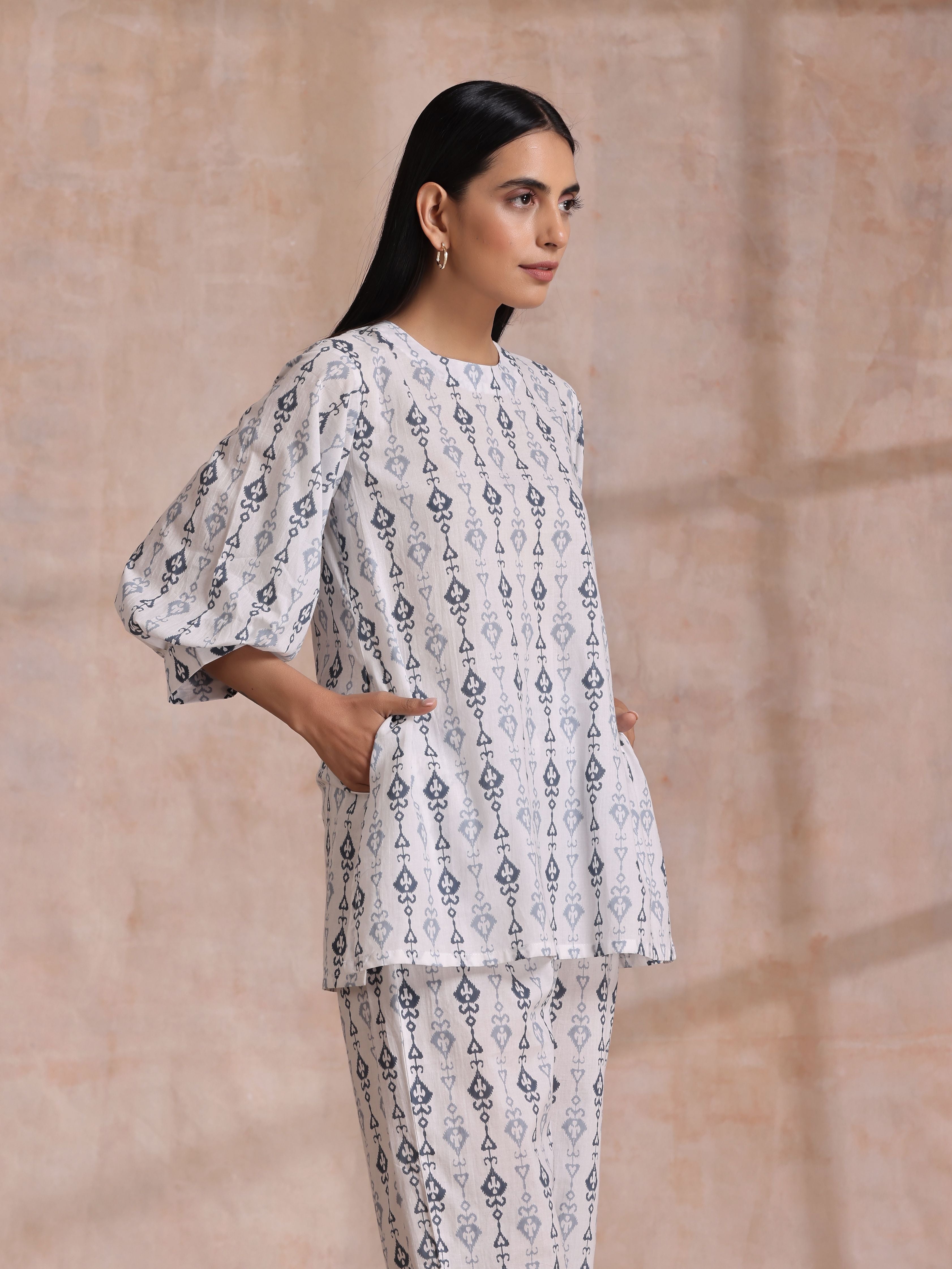 trueBrowns Grey On White Ikat Print Cotton Baggy Sleeve Co-Ord Set