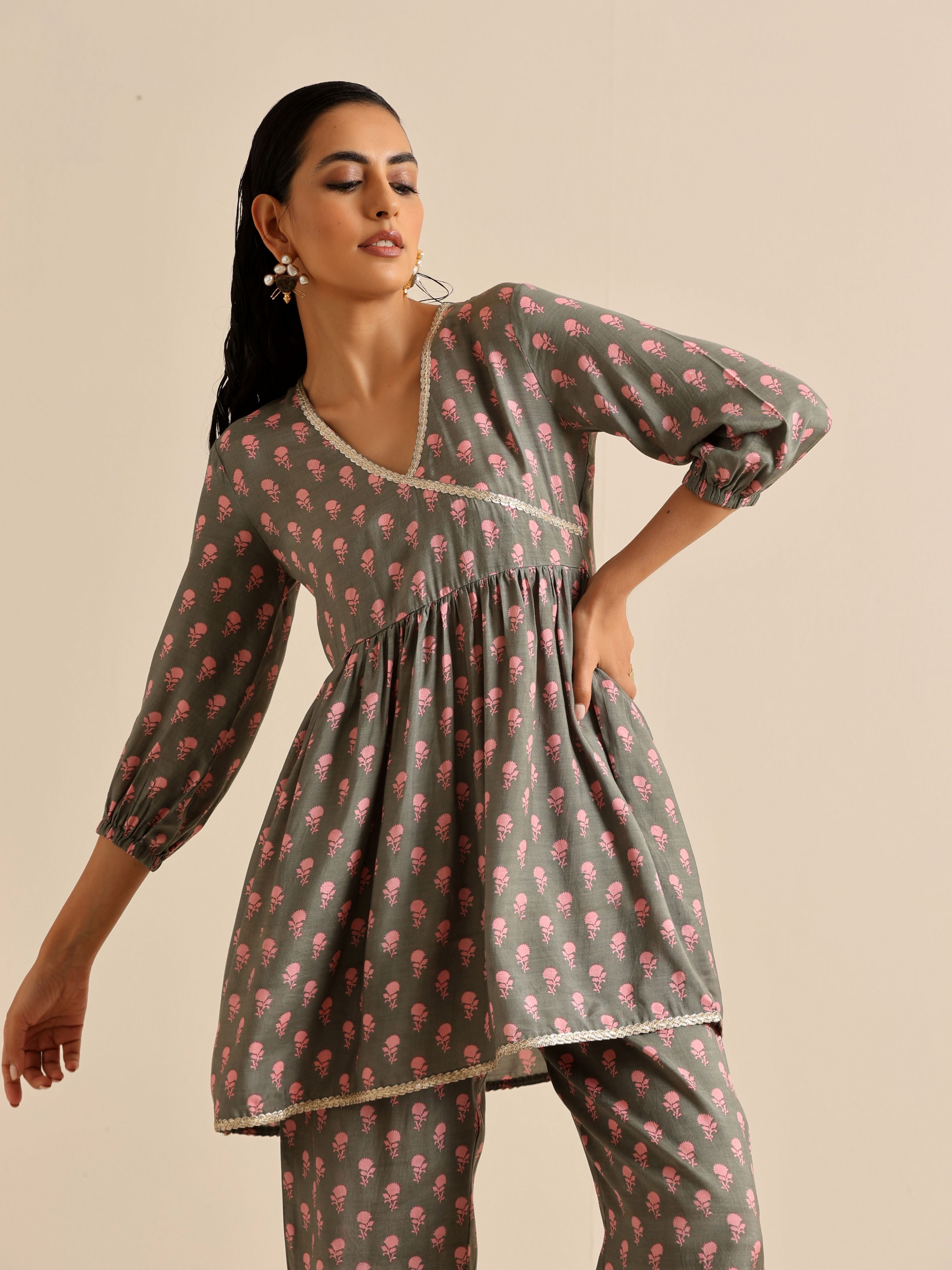 trueBrowns Grey Floral Silk Printed Co-Ord Set