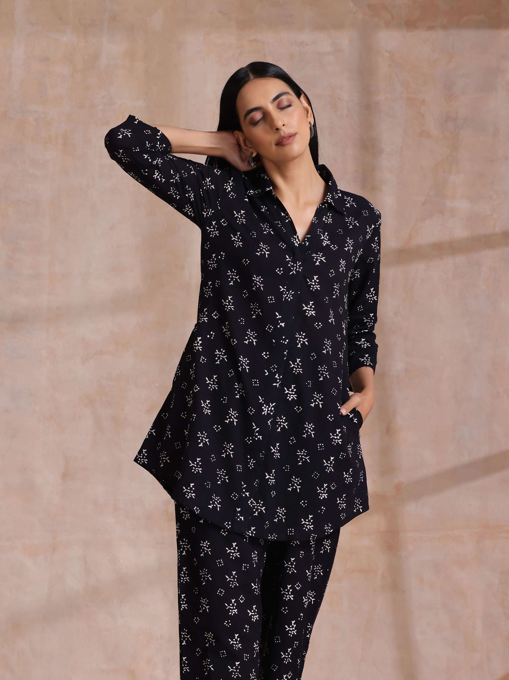trueBrowns Black White Floral Print Cotton Collar Short Co-Ord Set