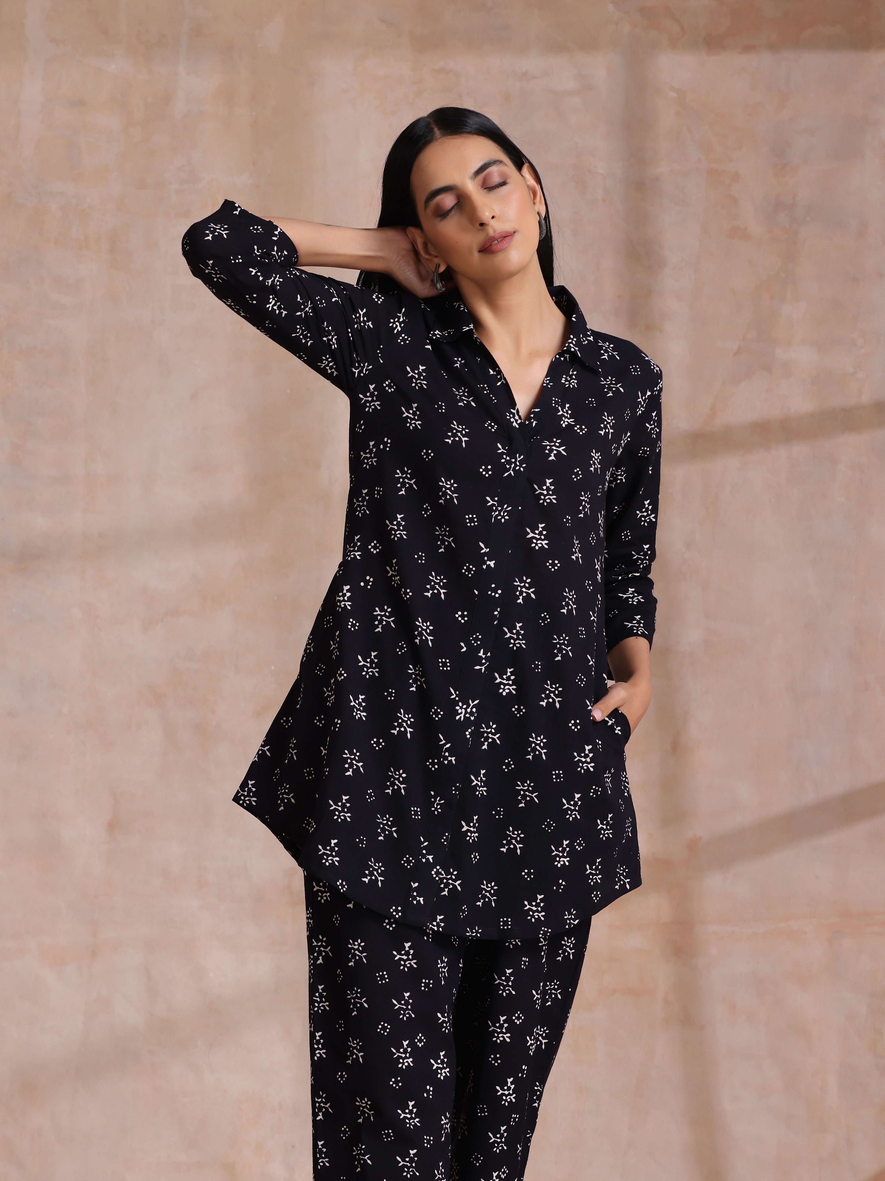 trueBrowns Black White Floral Print Cotton Collar Short Co-Ord Set