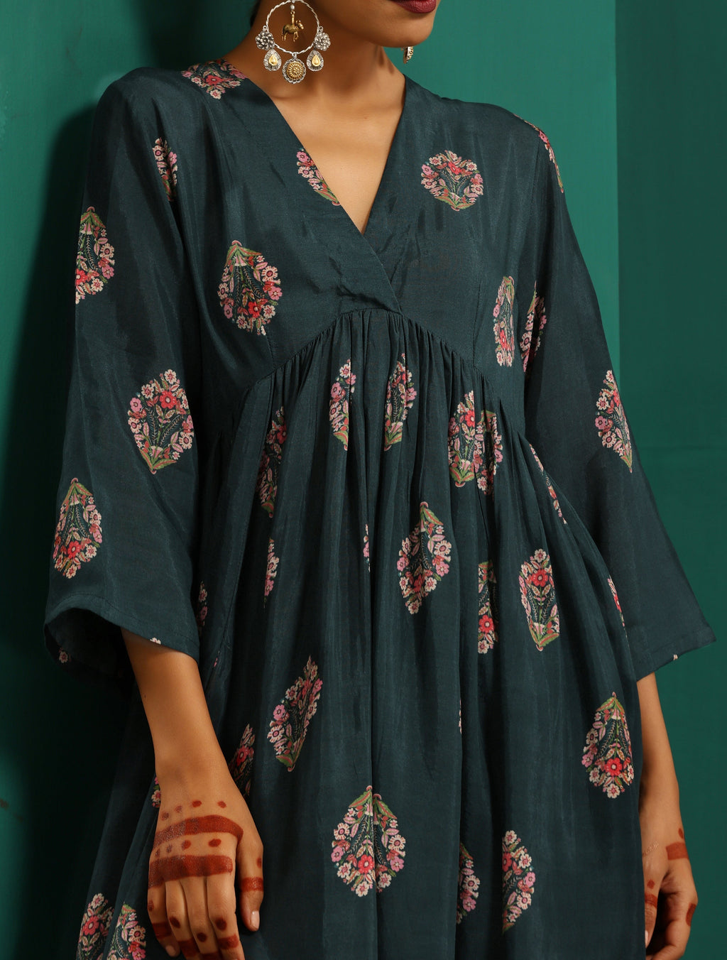 trueBrowns Deep Blue Floral Bunch Muslin Silk Printed V-Neck Waist Gathered Kurta Pant Set