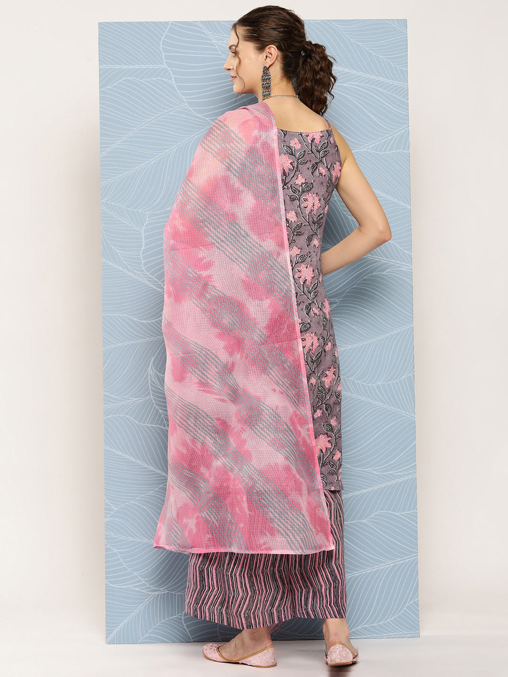 InWeave Women's Mauve Abstract Strappy Set With Dupatta