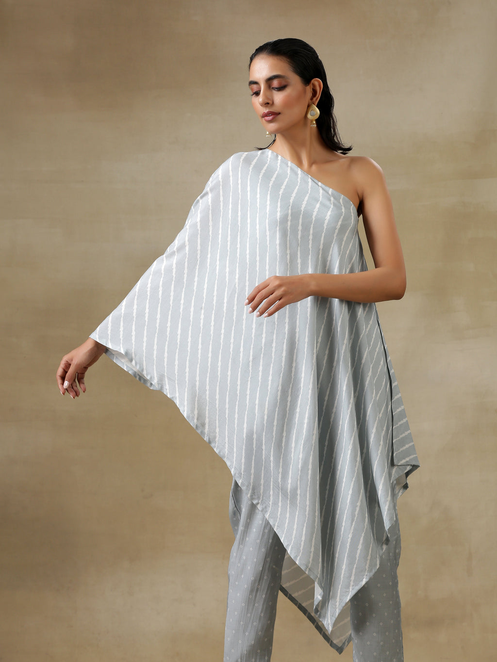 trueBrowns Grey Bandhani Printed Silk One-Shoulder Kurta Pant Set