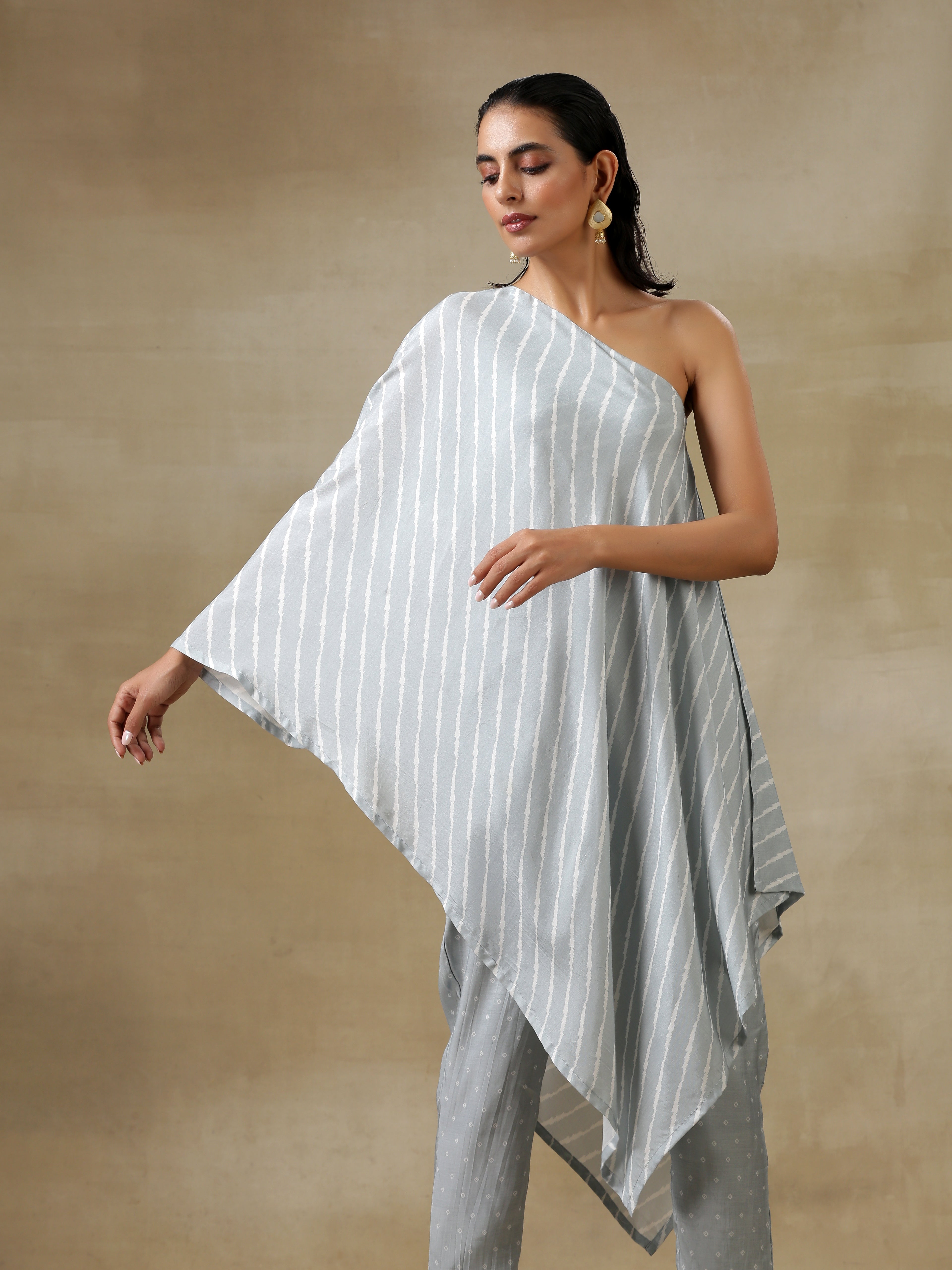 trueBrowns Grey Bandhani Printed Silk One-Shoulder Kurta Pant Set