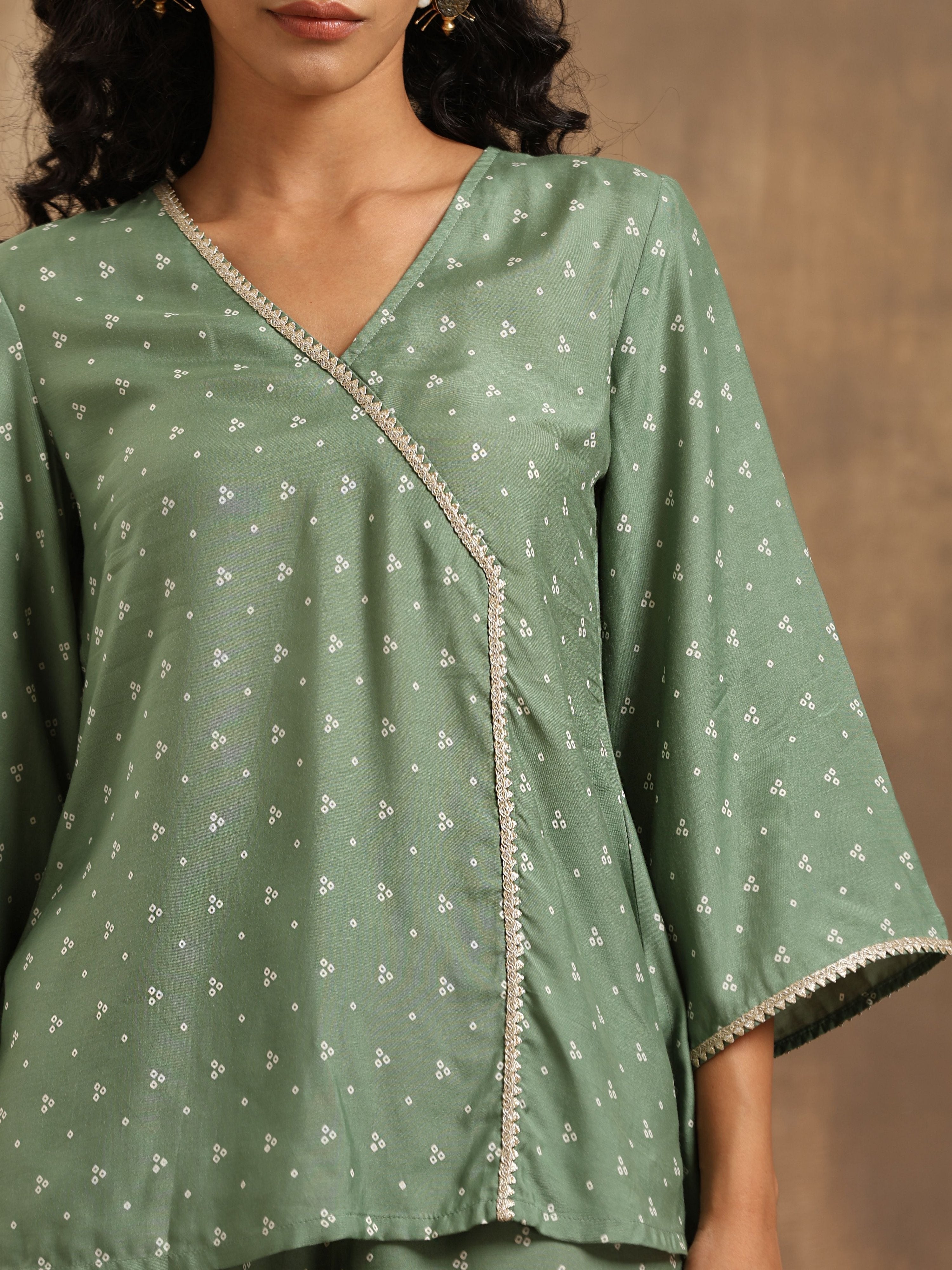 trueBrowns Light Green Bandhani Printed Silk Co-Ord Set
