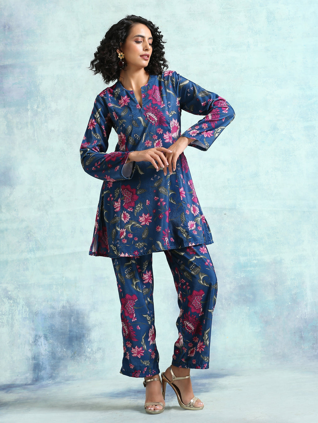 trueBrowns Blue Printed Velvet Co-Ord Set