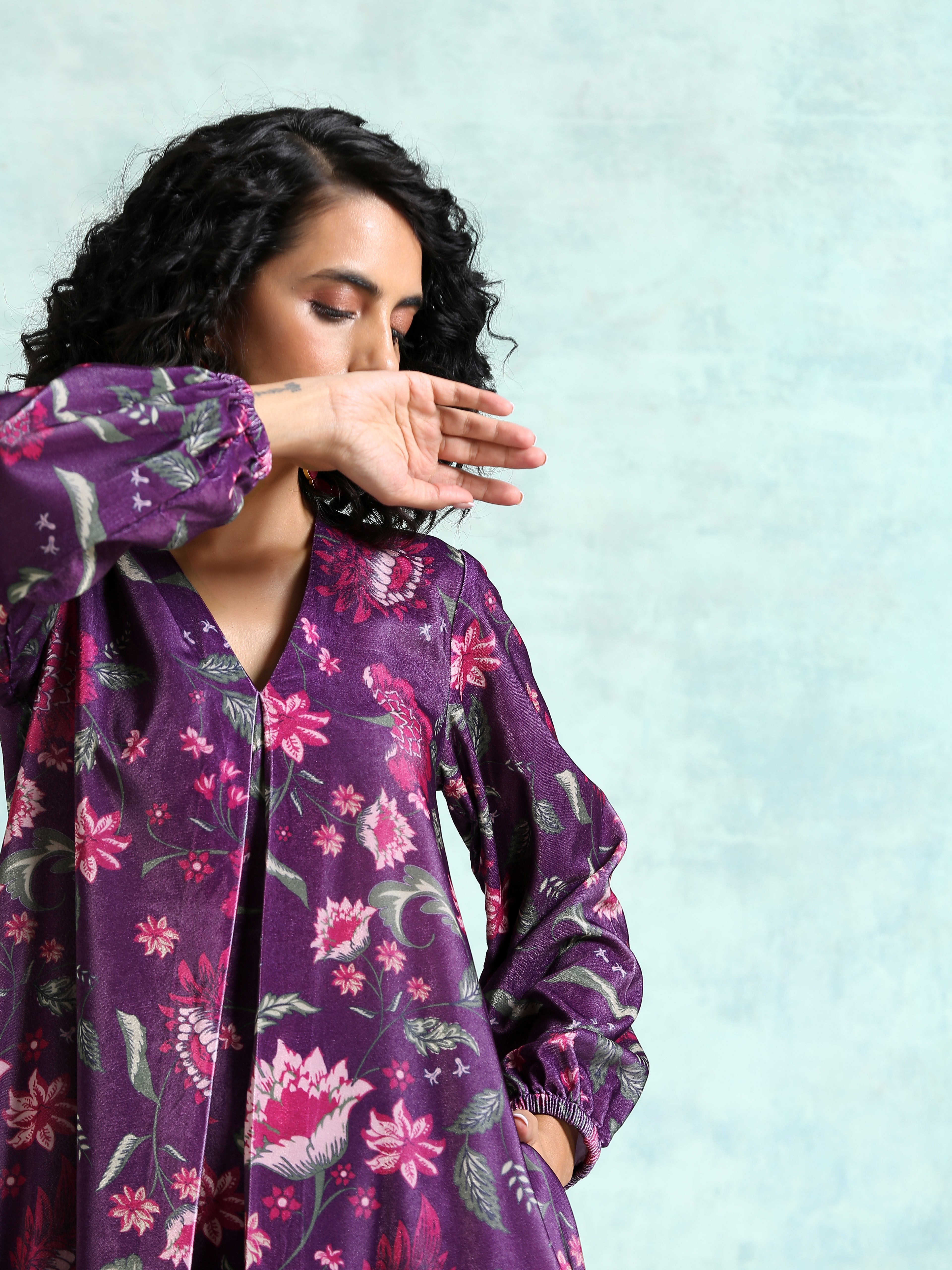 trueBrowns Wine Printed Velvet Neck Pleat Kurta