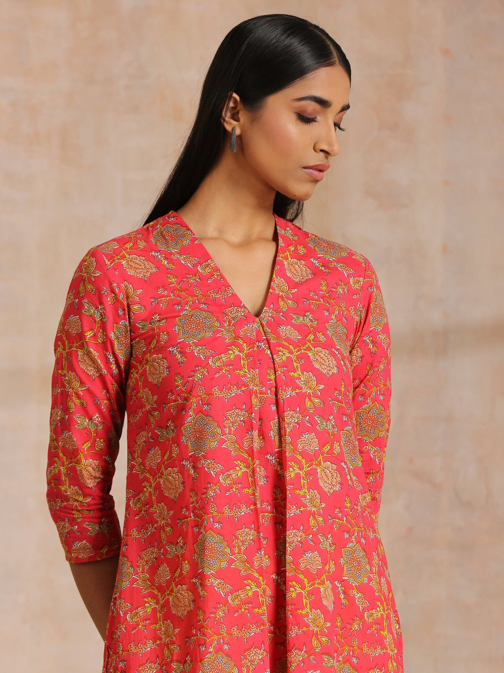 trueBrowns Flamingo Pink Overall Floral Block Print Cotton Slit Kurta Pant Set