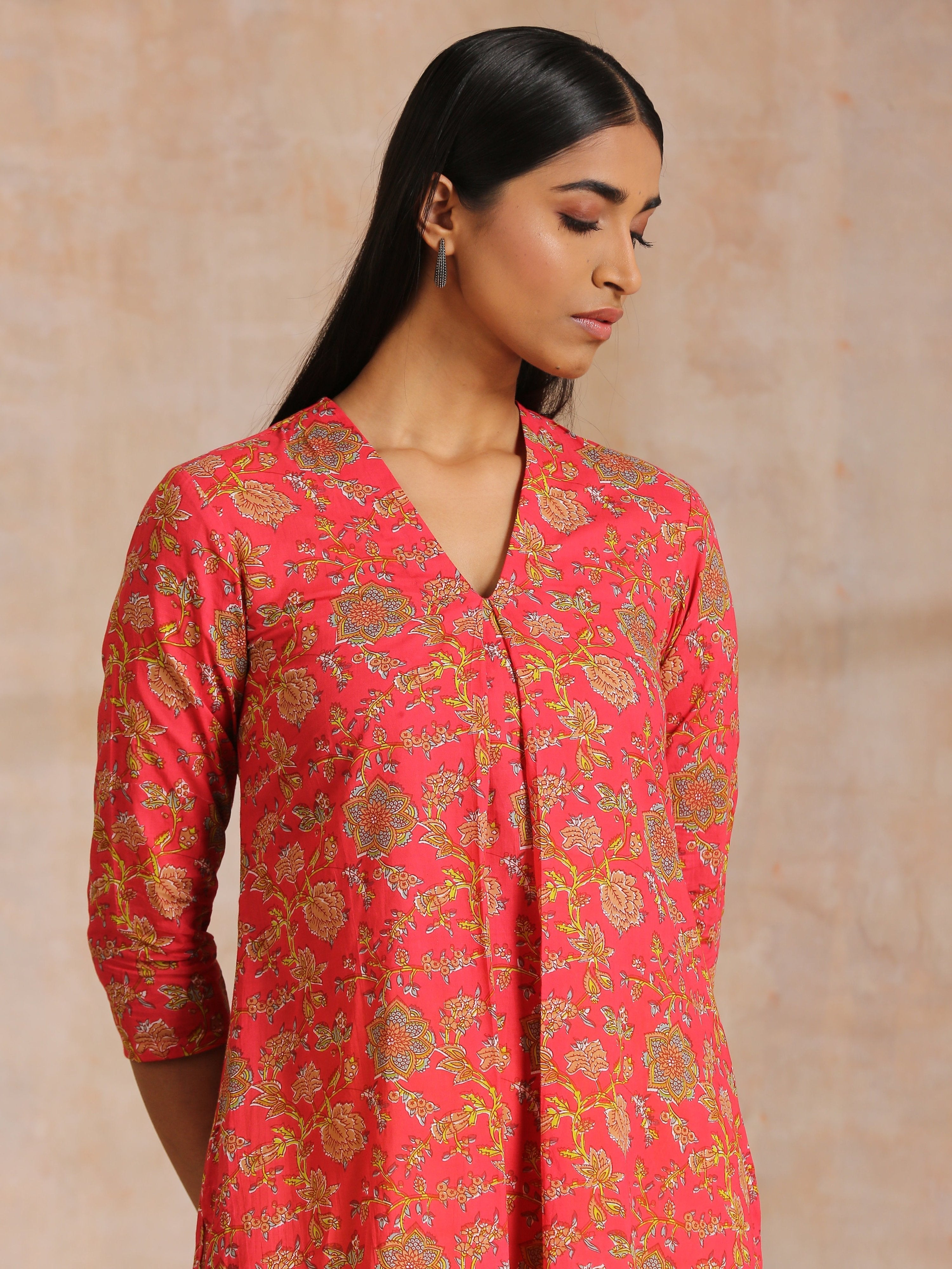 trueBrowns Flamingo Pink Overall Floral Block Print Cotton Slit Kurta Pant Set