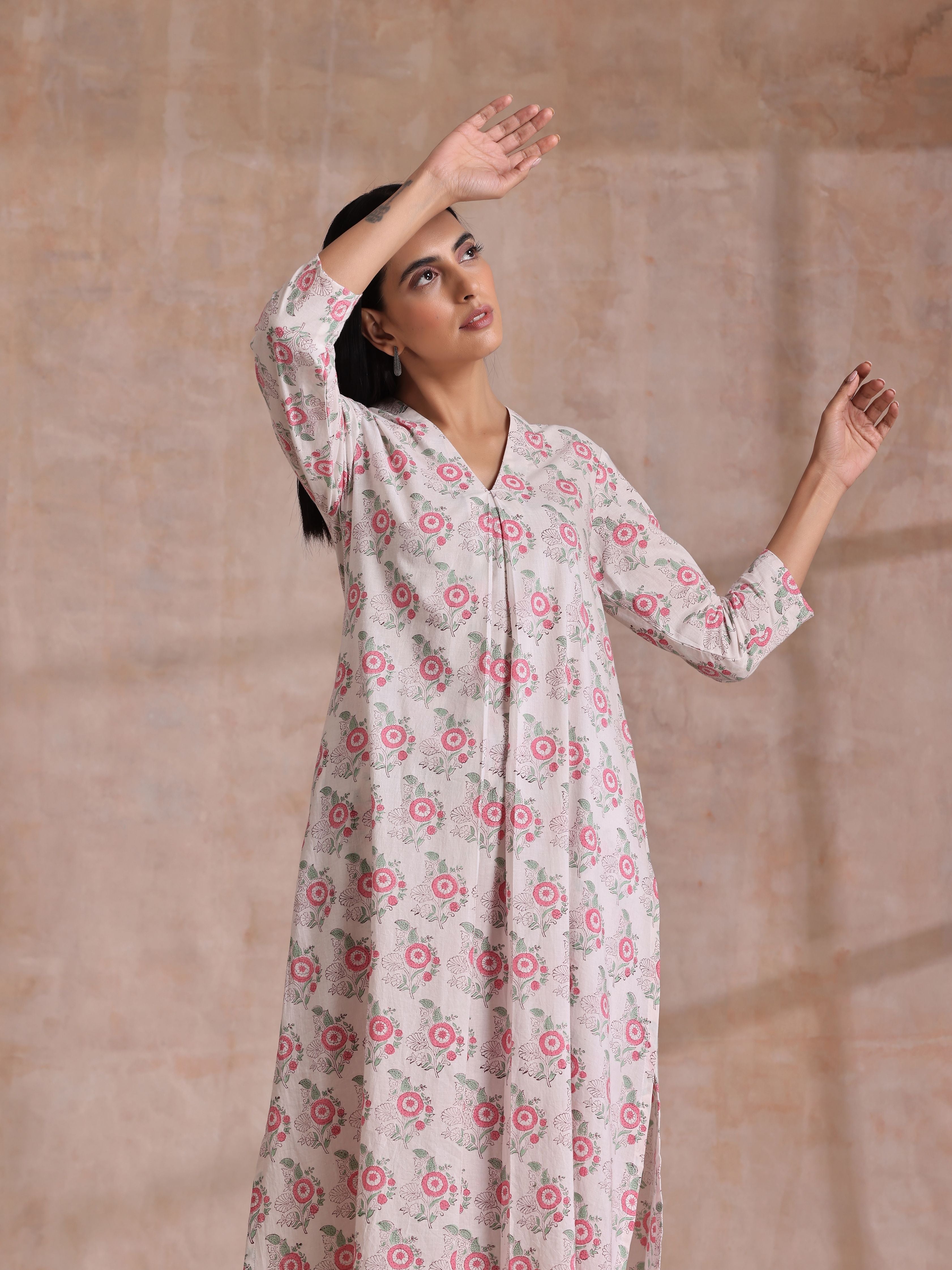trueBrowns Pink Green Buta On White Block Print Cotton Slit Kurta Pant Set