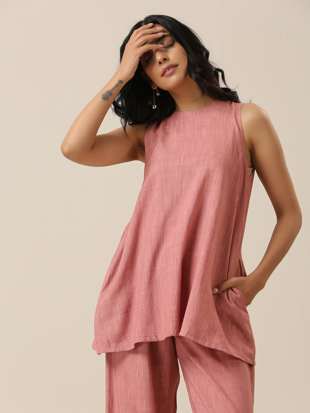 trueBrowns Light Mauve Slub Textured Sleeveless Short Co-Ord Set