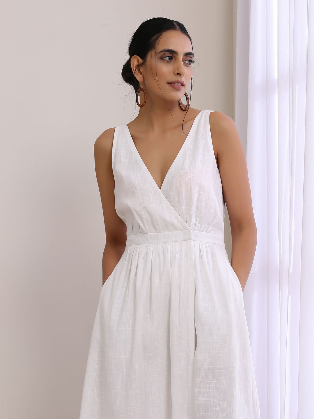 trueBrowns White Slub Texture Sleeveless Wrap Dress
