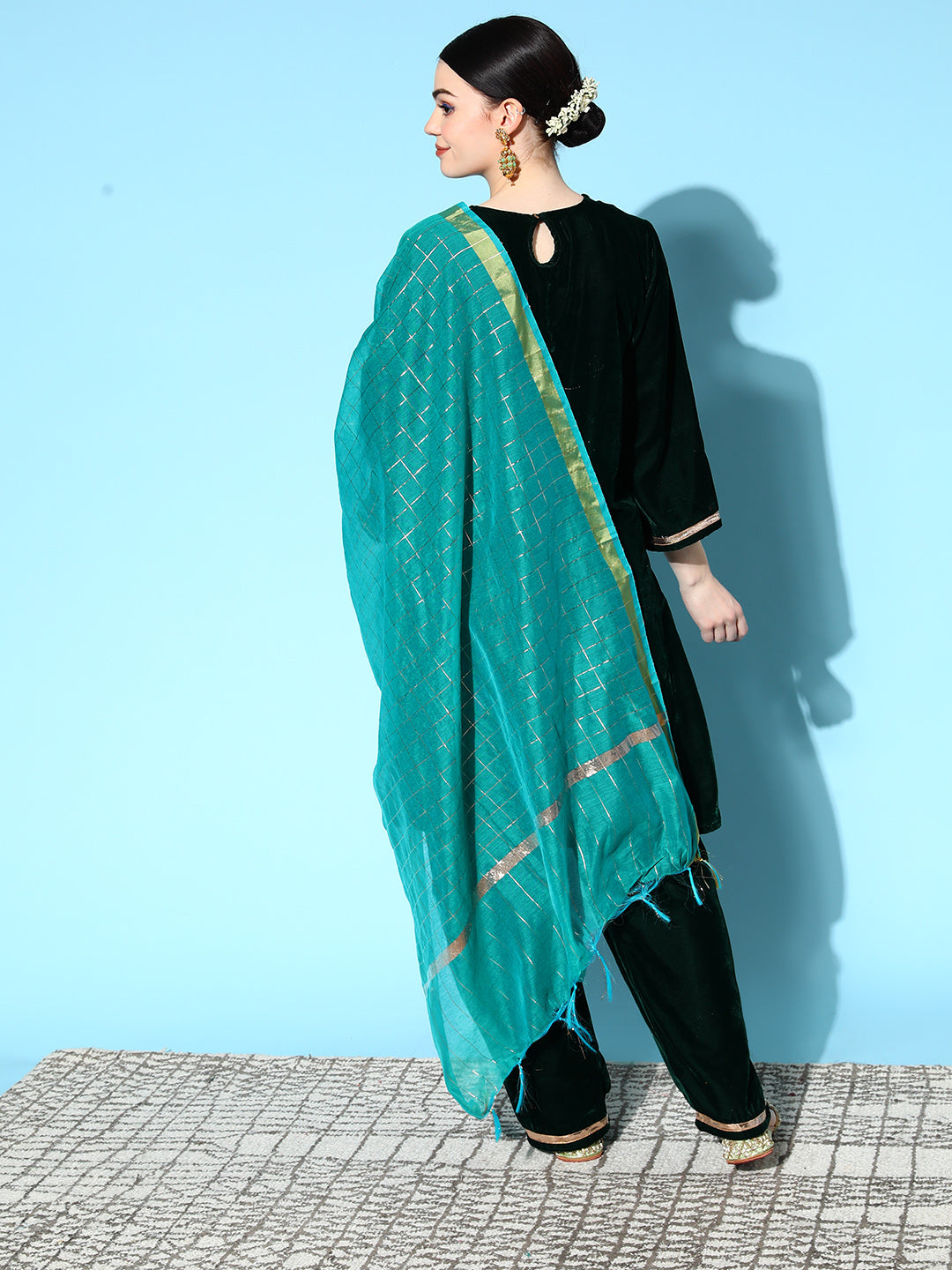 InWeave Women's Green Velvet Kurta Set With Teal Gold Check Dupatta