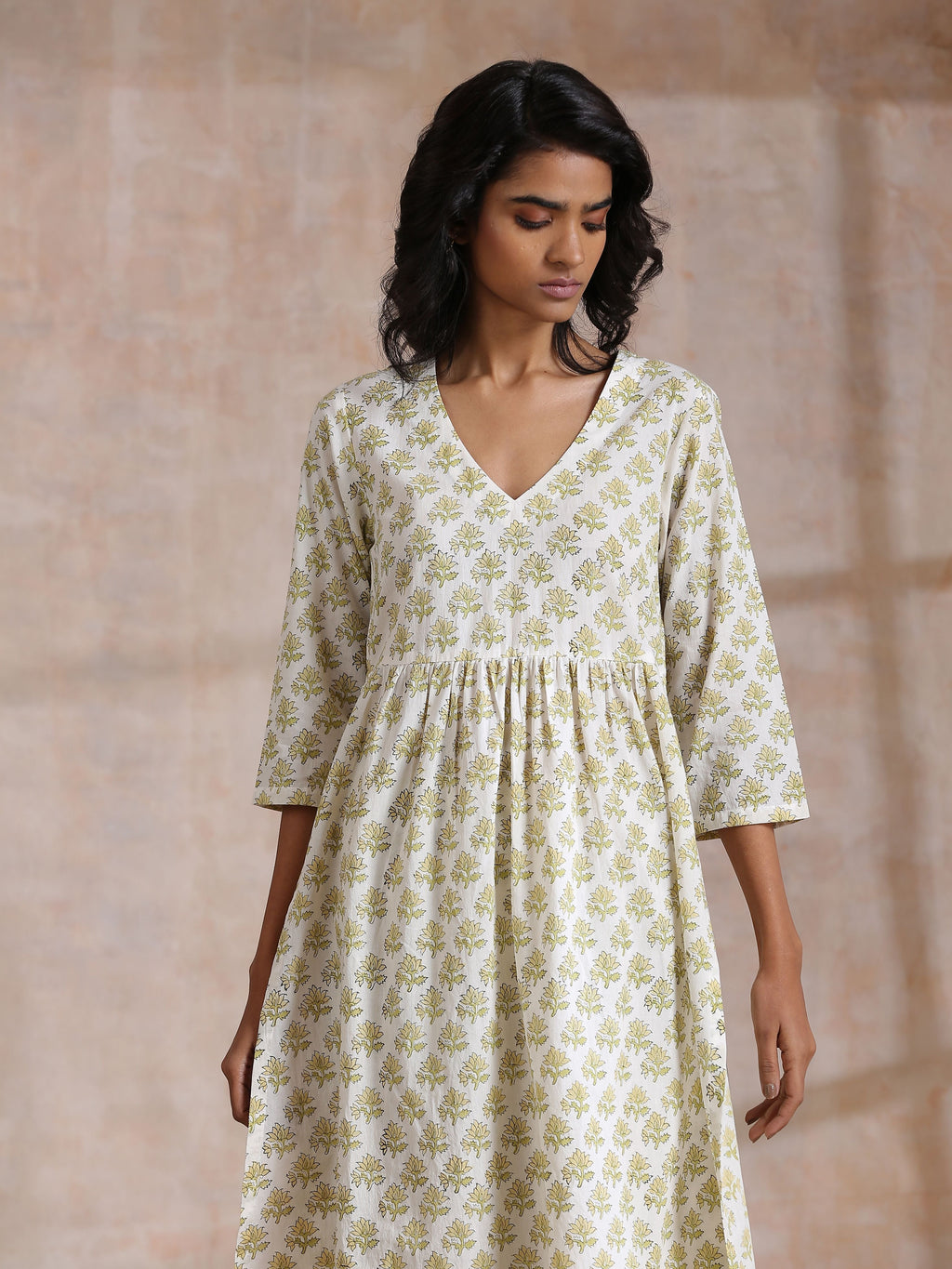trueBrowns Green Buta On Off White Block Print Cotton Slit Gathered Kurta Set