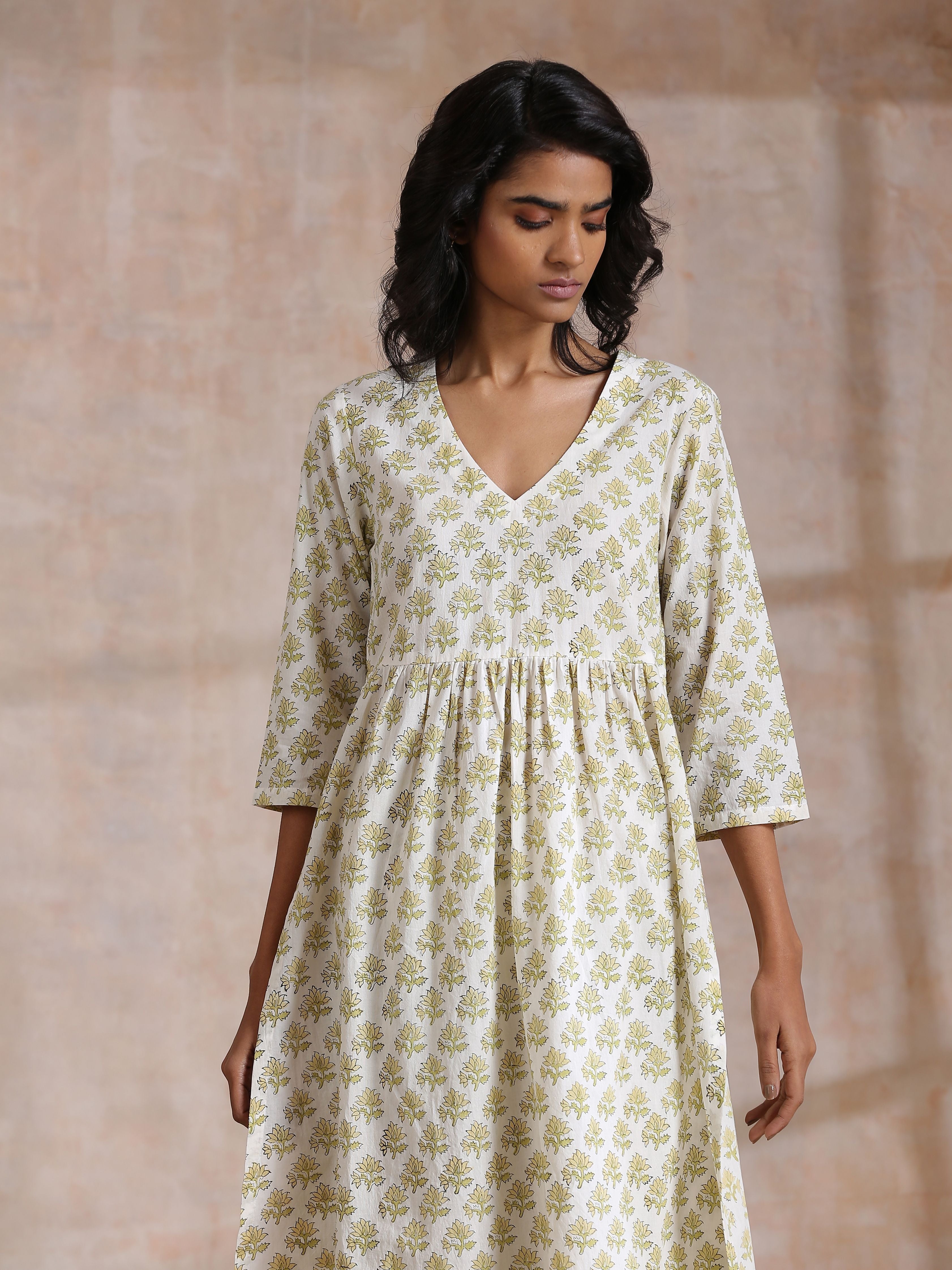 trueBrowns Green Buta On Off White Block Print Cotton Slit Gathered Kurta Set