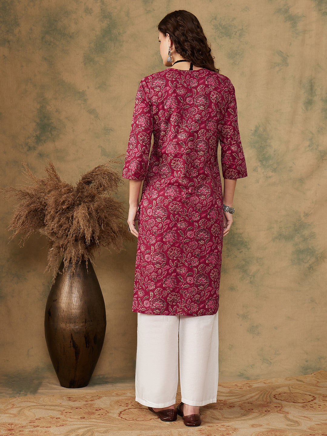 InWeave Women's Burgundy Maroon Print V Neck Lace Work Straight Kurta