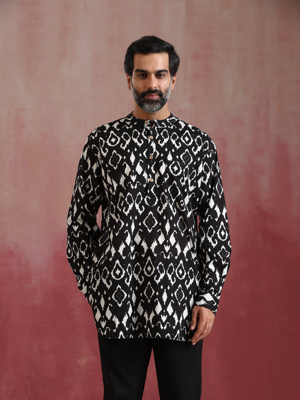 trueBrowns Men's Black Ikat Print Mandarin Collar Kurta Co-ord set