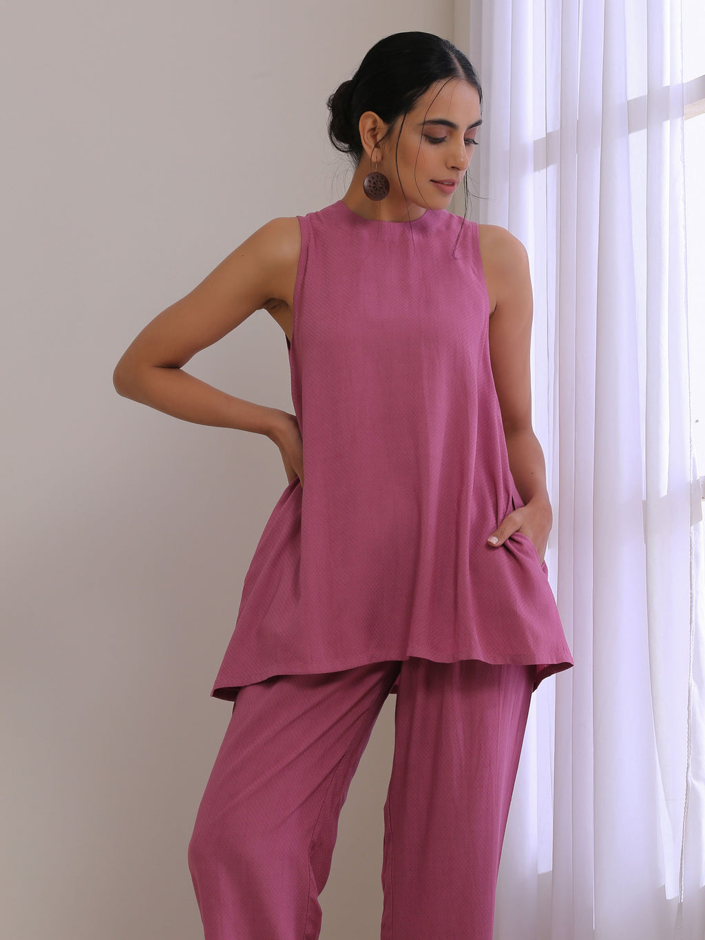 trueBrowns Onion Pink Dobby Sleeveless Short Co-Ord Set