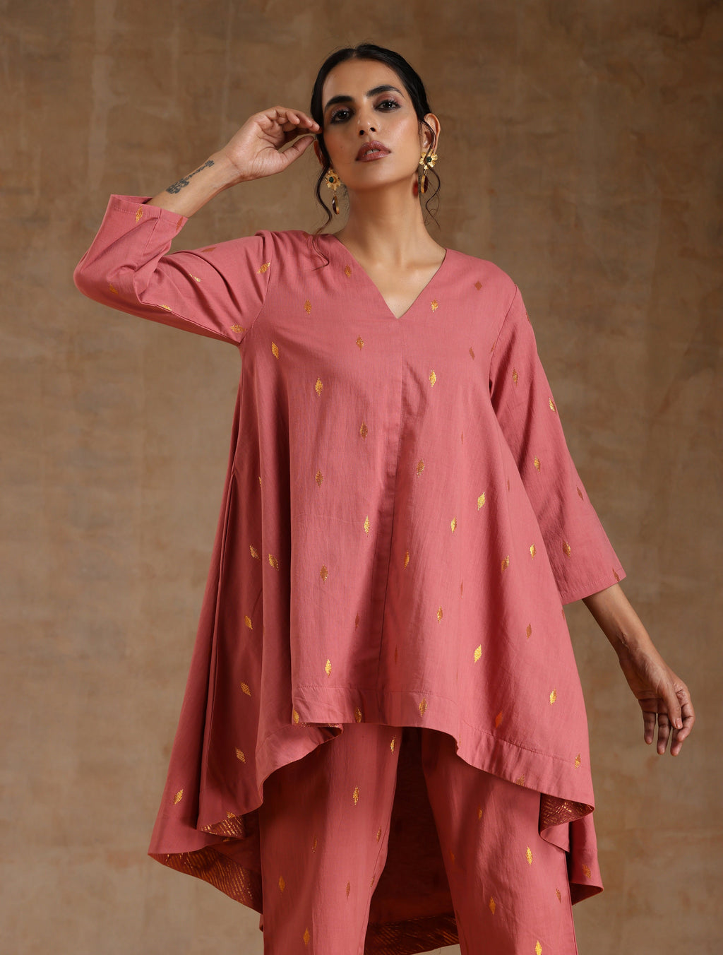 trueBrowns Blush Gold Cotton High-Low Co-Ord Set